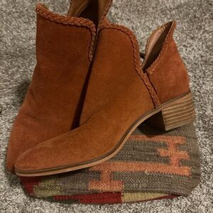Lucky Brand Booties size 9.5 with Crossbody Purse